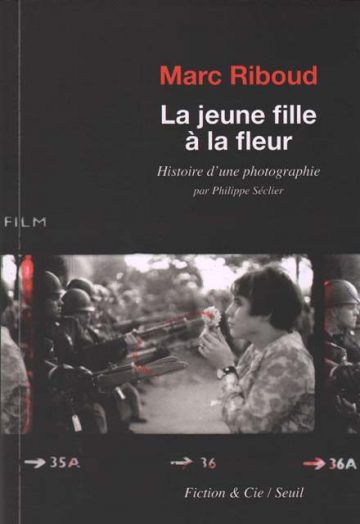 La jeune fille à la fleur